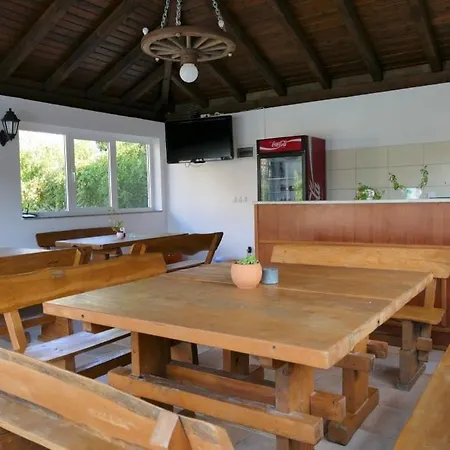 Apartment In With Terrace, Air Conditioning, Wifi Mundanije